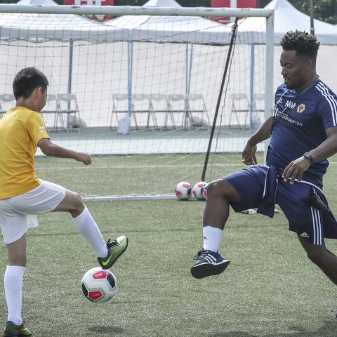 直播镜头下的体育教练,数字化时代的新角色与挑战 直播镜头下的体育教练,数字化时代的新角色与挑战