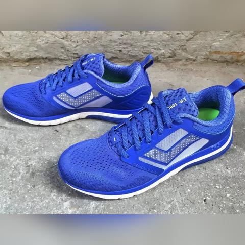 直播新赛道，体育跑鞋如何征服年轻消费者？