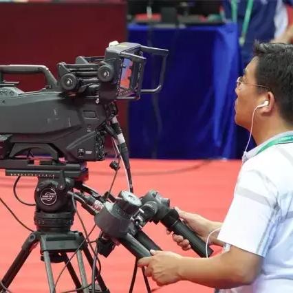 从直播间到运动场，体育直播新场景下的书包革命